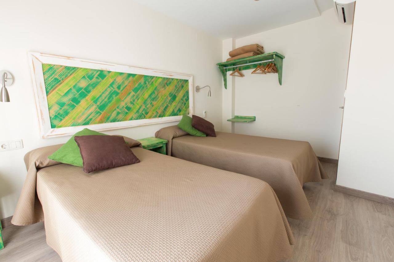 โอสตัล อปาร์ตาเมนโตส เอล กาโย Hostel มาร์เบยา ภายนอก รูปภาพ